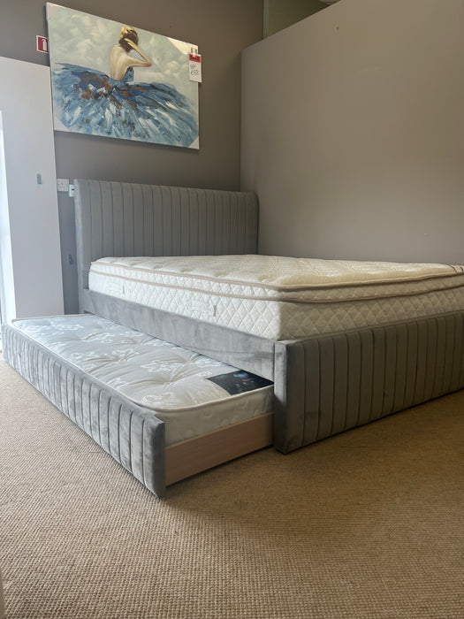 Cambridge Bedframe | King-Size With Trundle