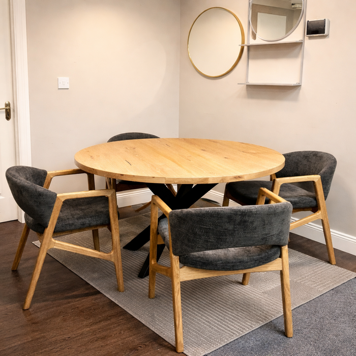 Onyx Round Dining Table With 4 Dining Chairs