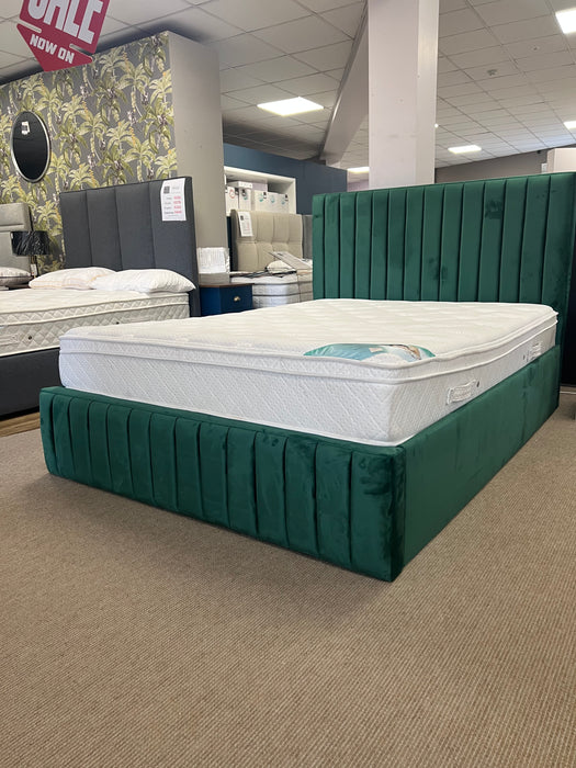 Bella Forest Green King-size Bedframe (Display-model)