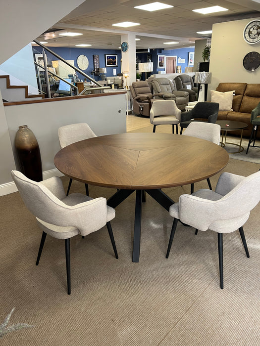 Boston Smoked Oak 1.5 Round Table With Four Natural Dining Chairs