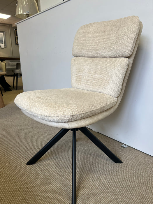 Eclipse dining table with 6 swivel chairs