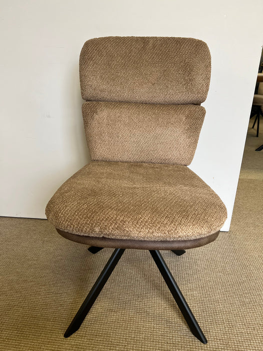 Eclipse dining table with 6 swivel chairs
