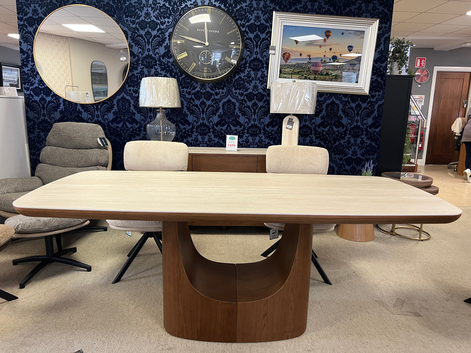 Eclipse dining table with 6 swivel chairs