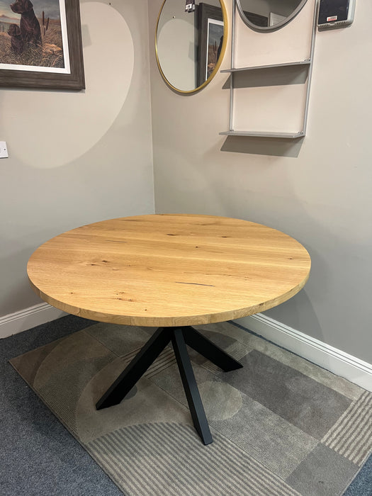 Oynx dining table
