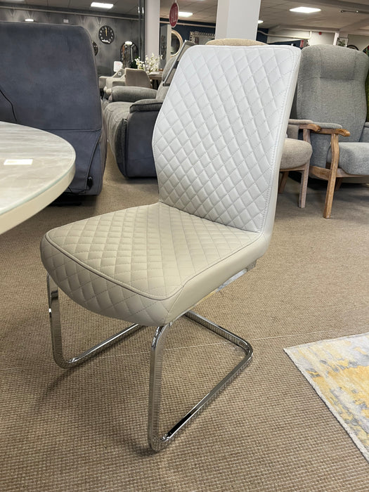 Capri dining set with 4 chairs